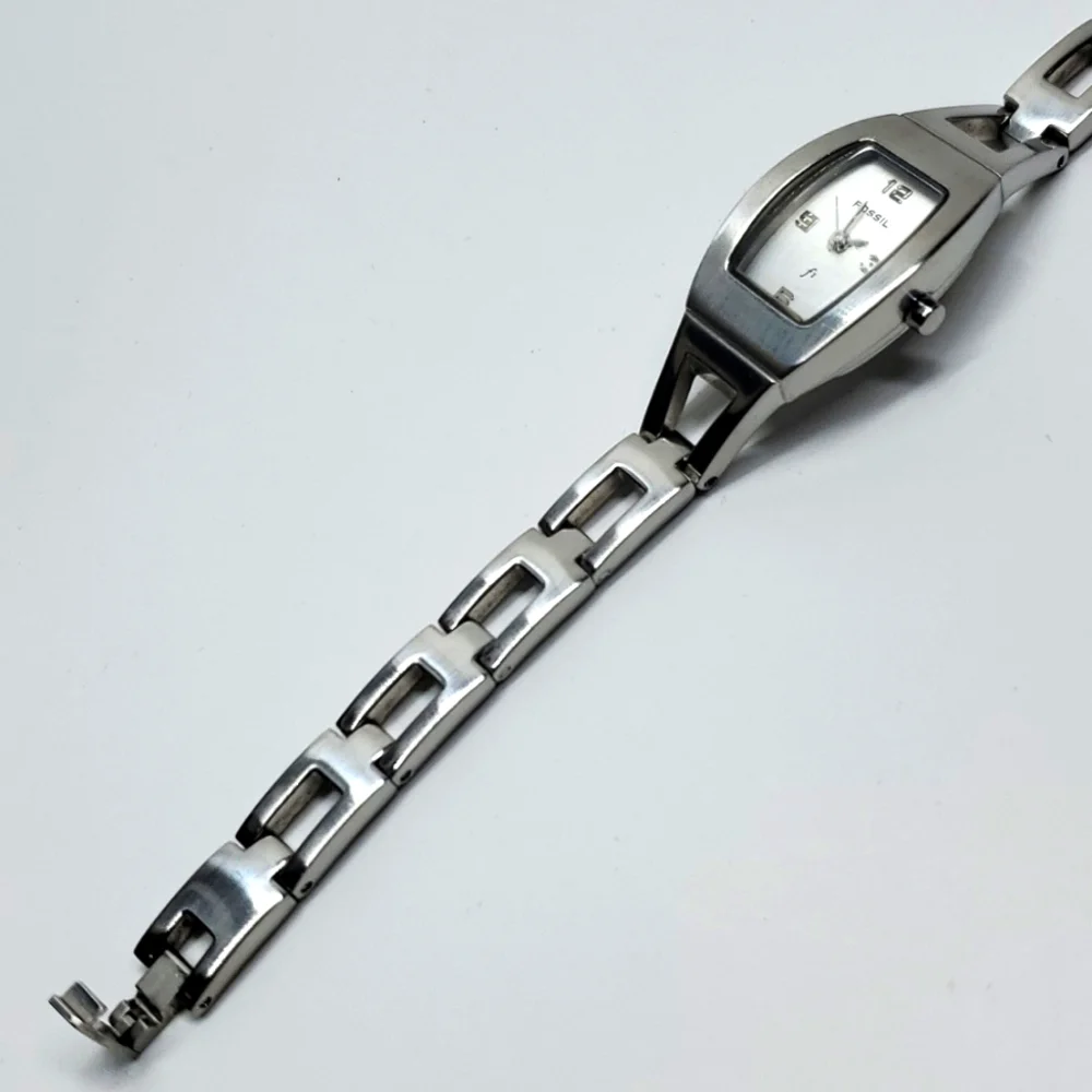 Vintage Fossil Watch F² ES9381 Silver Toned Steel Wristband White Face Watch